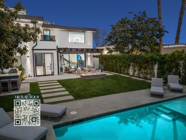 Elegant Beverly Grove Oasis with Top-Tier Comfort gallery image 2