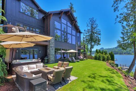NEW Lakefront Lodge + Hot Tub + Dock + Sleeps 25!
