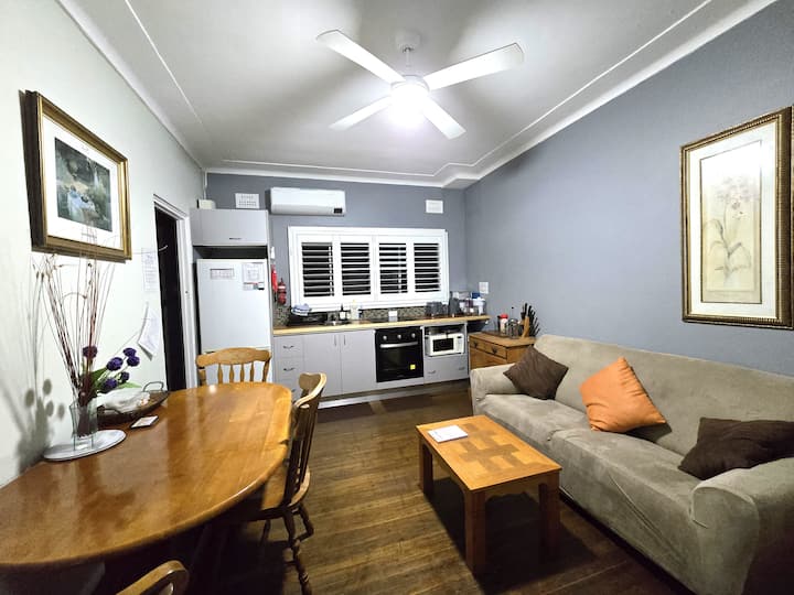 Cronulla - Charming, Quiet 1 Bedroom Apartment - Cronulla