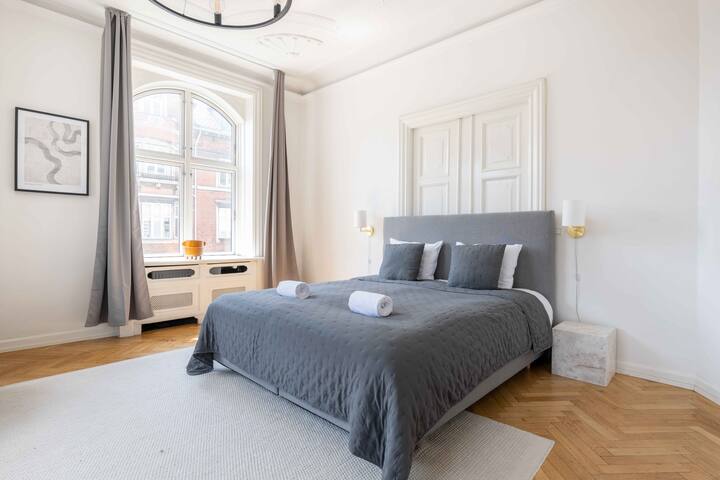 Tivoli Gardens Apartment w/3BR for 7 People gallery image 2