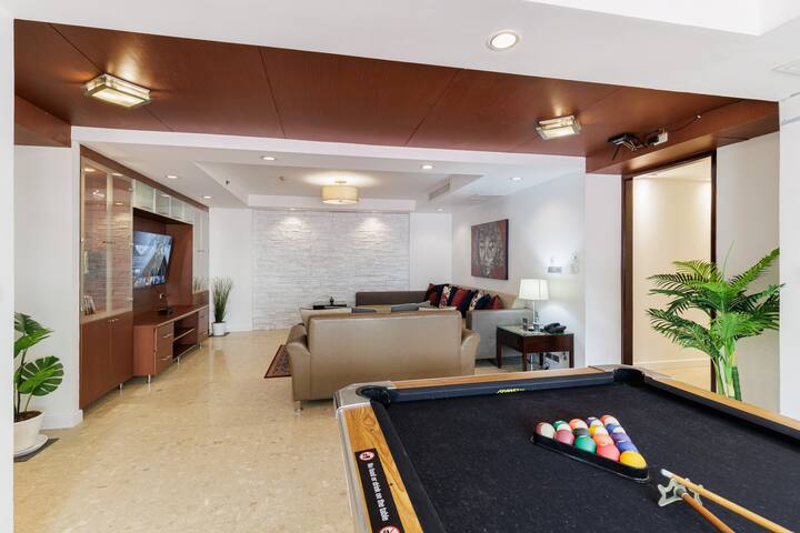 Lux New Renov Suite w Pool Table 3BR/6Pax, Soi 11 gallery image 4