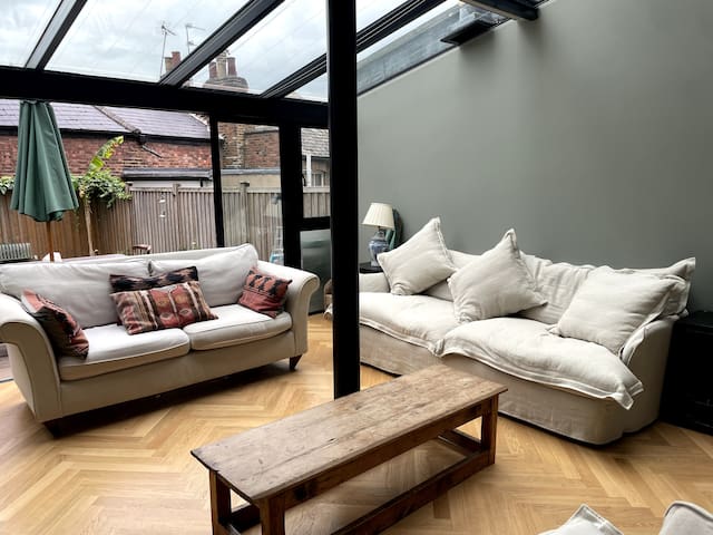 Beautiful, large 3 bedroom, 3 bath entire house