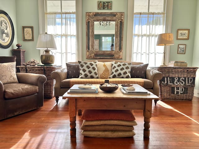 Historic House in Downtown Pescadero!