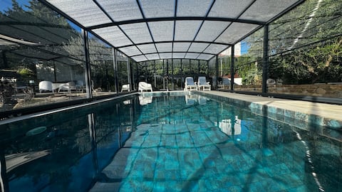 100% Independent Chalet. Heated pool