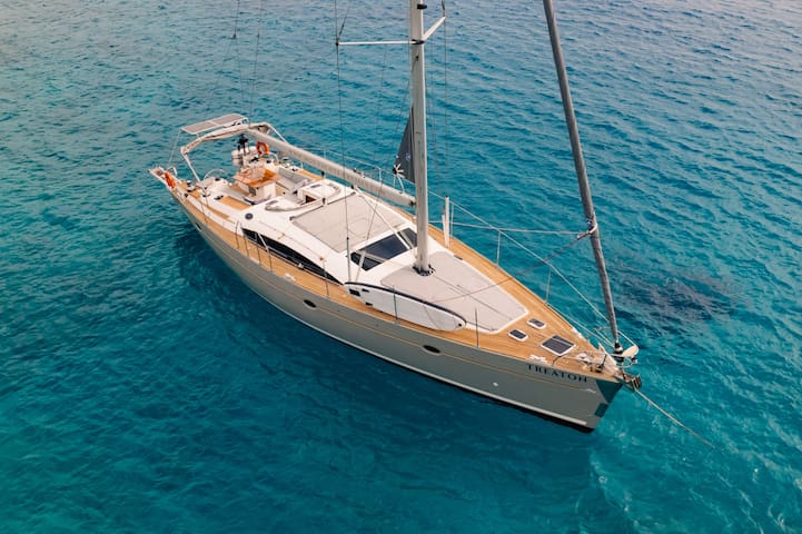 Private Half Day Trips to Dia island on Treaton