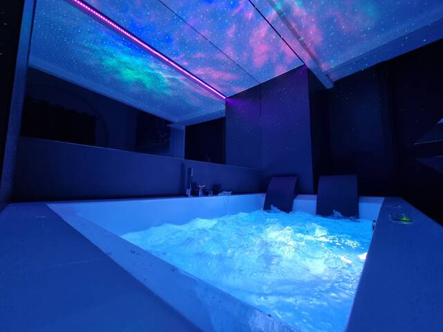 Luxury Spa Apartment • Piazza di Spagna gallery image 4