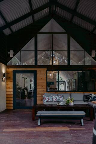 Melt Down South. The ultimate family bush escape. gallery image 3