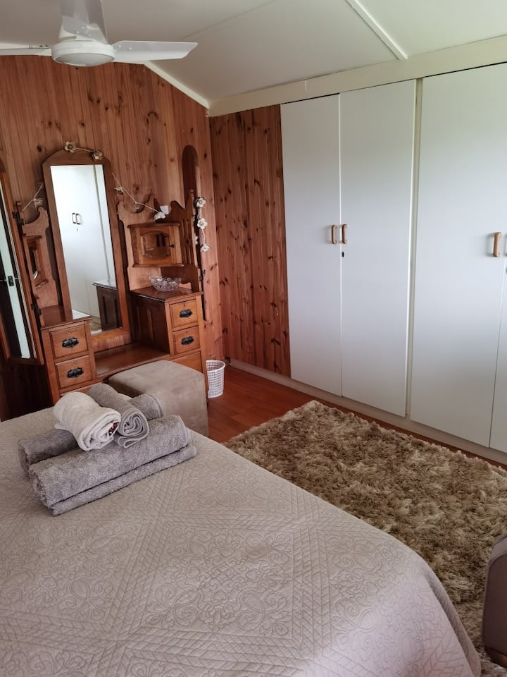 საძინებელი 4