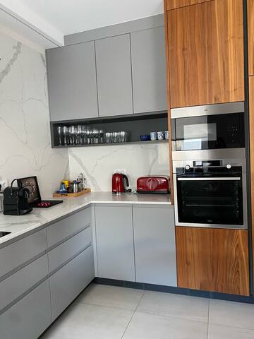 City Center Apt with Elevator Your Office inLisbon gallery image 5