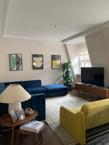 City Center Apt with Elevator Your Office inLisbon gallery image 2