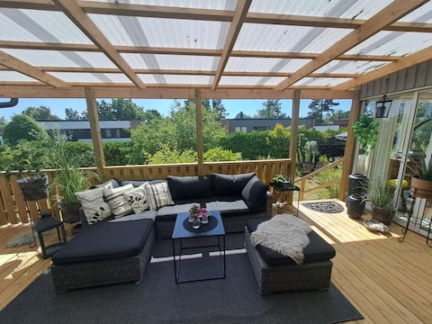 Villa with conservatory and outdoor patios