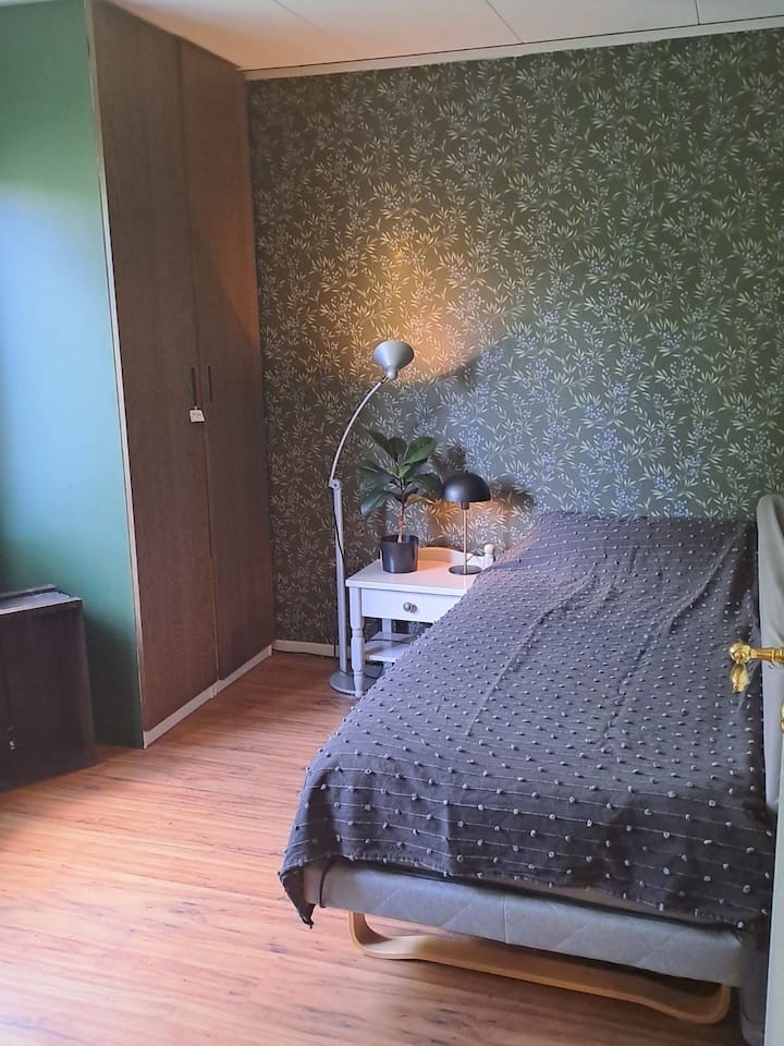 ベッドルーム2室にシングルベッド