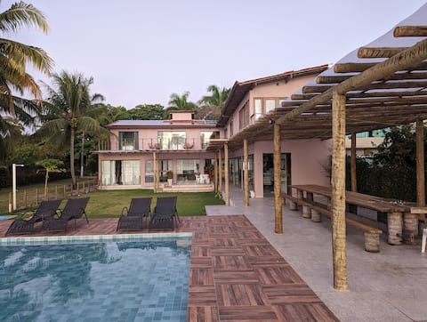 Large beachfront house 23 guests