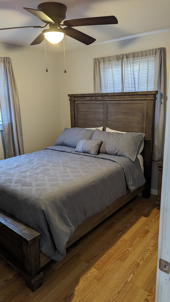 Master bdrms- with 1/2 bath