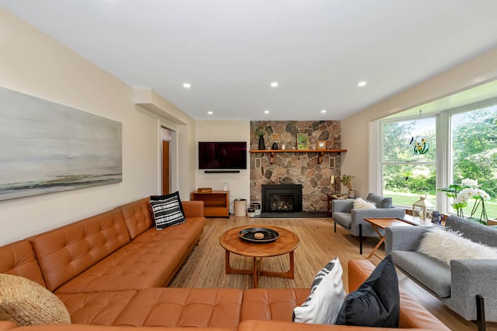 6 bdrm Calm&Private Farm In Ottawa: The Farm Haus gallery image 3