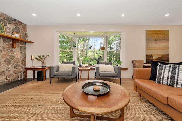 6 bdrm Calm&Private Farm In Ottawa: The Farm Haus gallery image 4