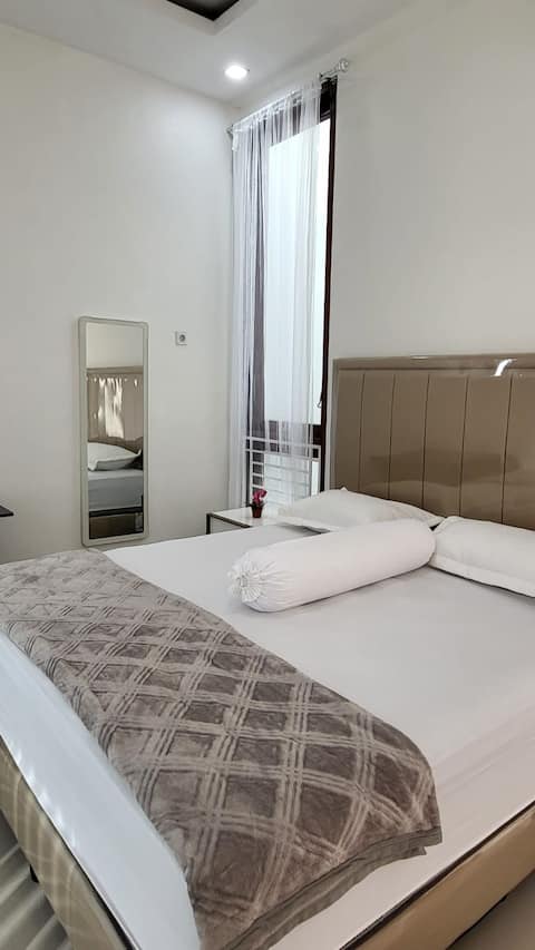 Aura Dara Homestay, Entire Home in Banda Aceh