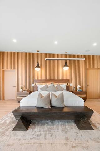 Scenic Malibu Getaway w/ Pool – Steps to the Ocean gallery image 4