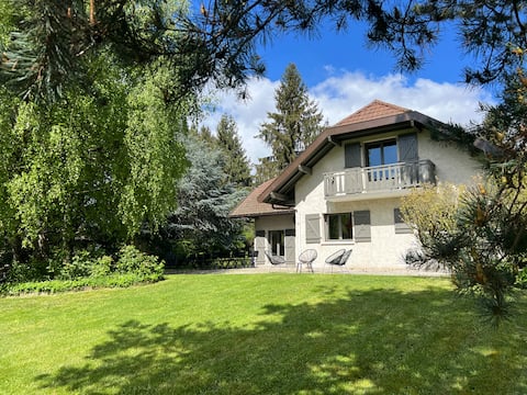 7 bedroom house, 3* furnished tourist accommodation, Lake Annecy