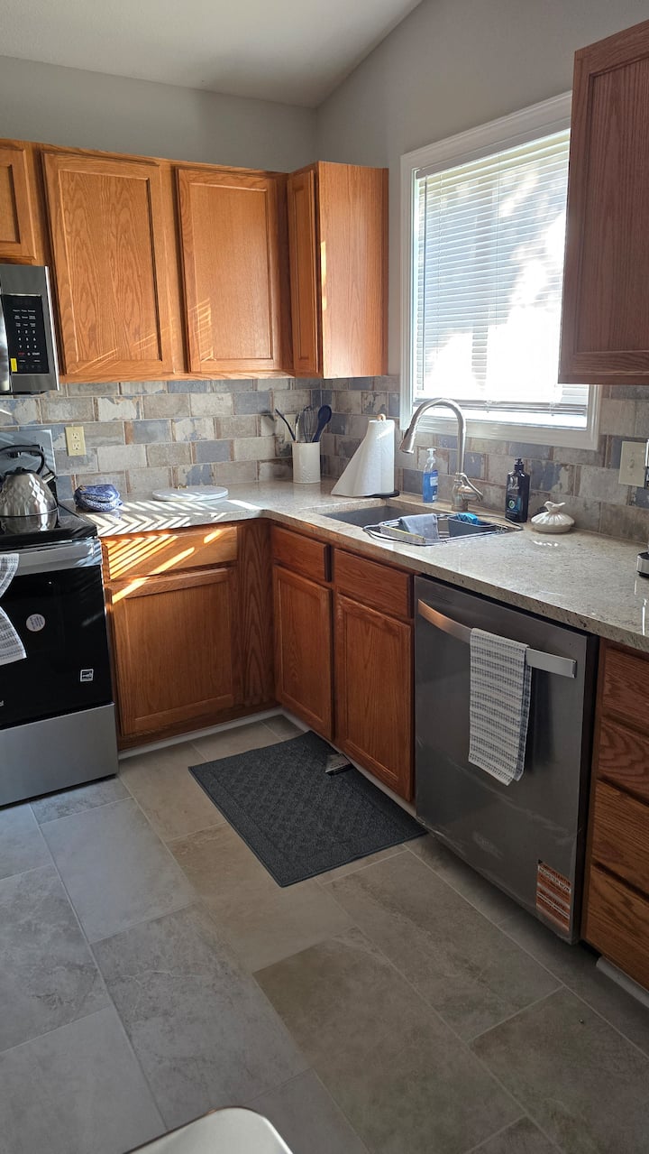 Cozy Rustic Retreat Near Concord Mills & Speedway - Concord, NC