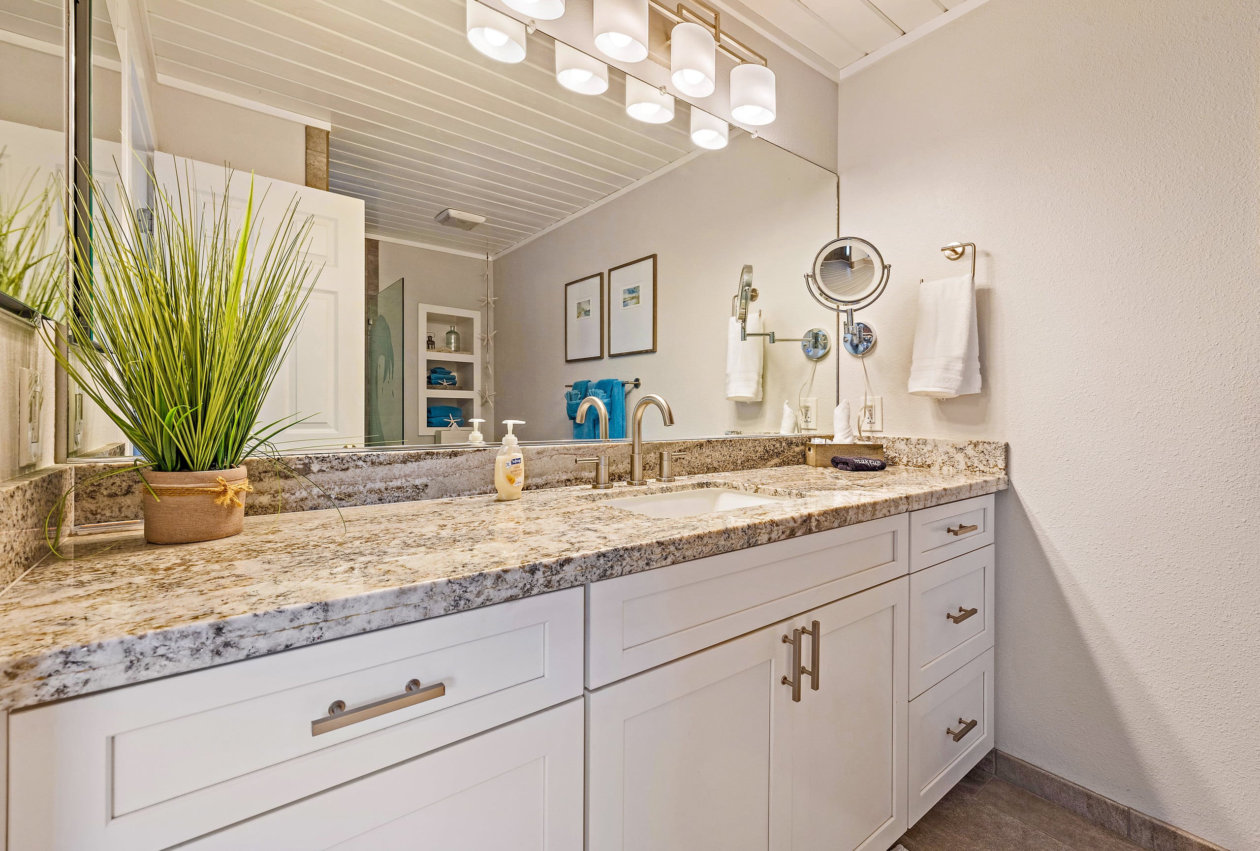 Condo in Kihei · ★4.94 · 2 bedrooms · 3 beds · 2 private baths - Image 21