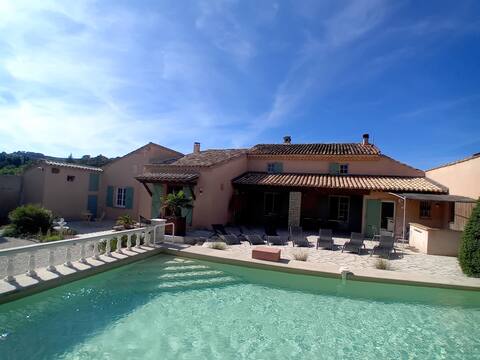 Le Mas Séquana – large Provencal villa – 18 people