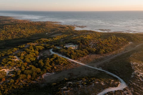 Popular Airbnb listing: Buttons By The Beach (King Island coastal retreat) in Tasmania