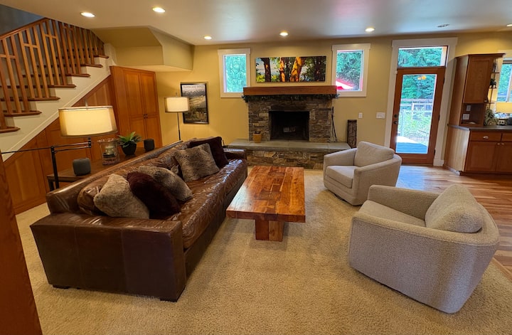 Play Hard But Rest Easy! Centrally Located Luxury! - Bellingham, WA