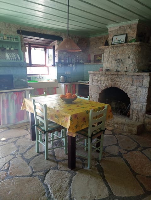 Successful Airbnb property: Stone Cottage Oriana, Loggos, Paxos in Δήμος Παξών