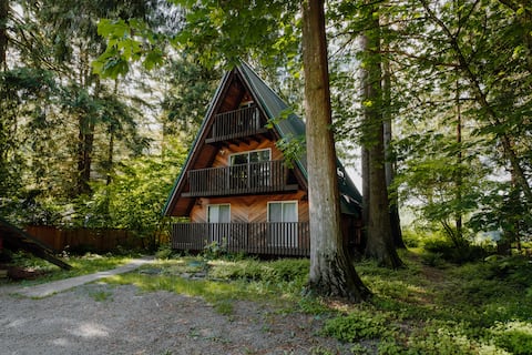 North Cascades Riverside A-Frame w/ Mt Baker Views