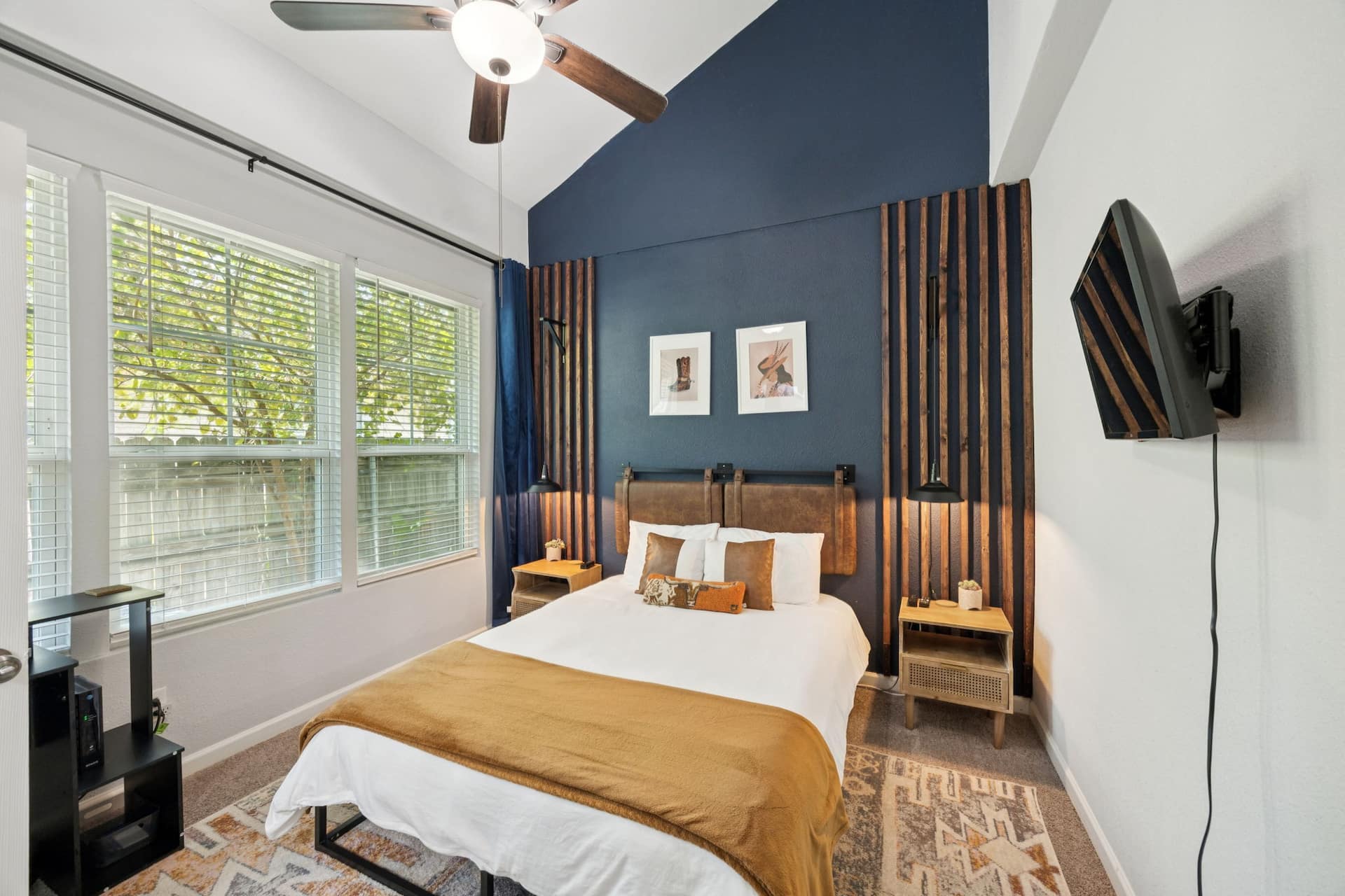 Stylish Historic Home Near Bishop Arts – 5 min