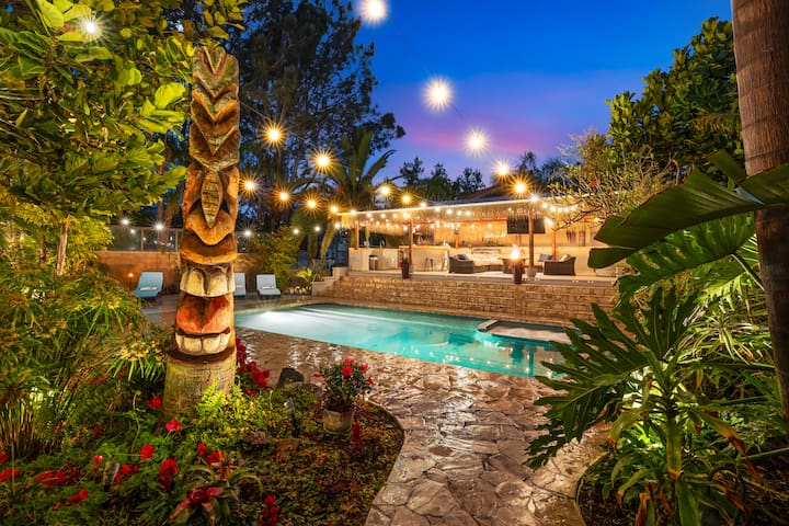 PB/LJ Beach Oasis heated Pool & Spa- Sleeps 20