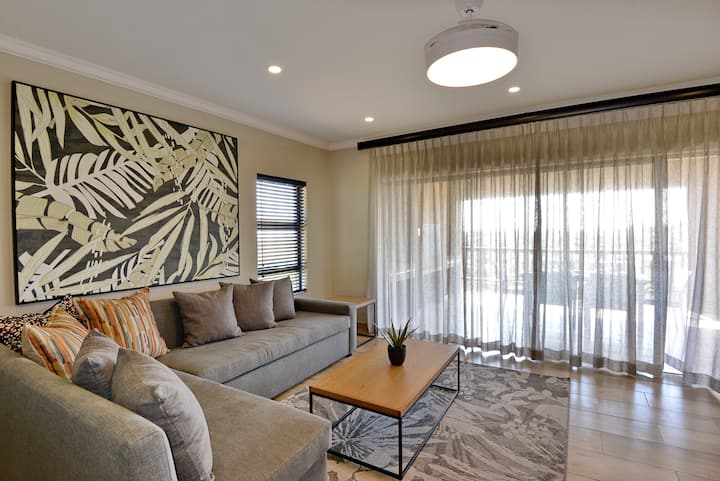 2 Bedroom Deluxe Lodge - Hartebeespoort - Hartbeespoort