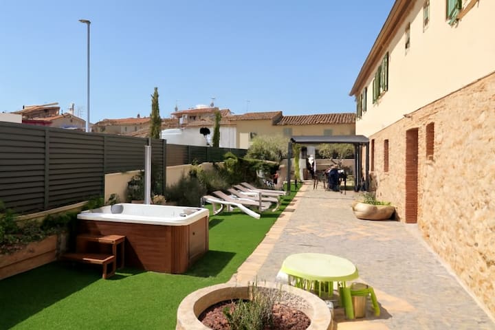 Escape To A Spacious Retreat with garden