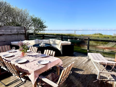 Villa Öresund - family oasis by the sea with a view