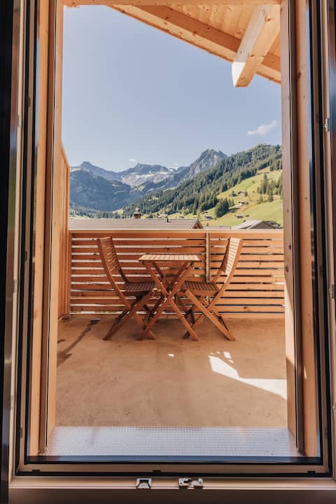 Chuenislodge3: Alpine panorama with two balconies