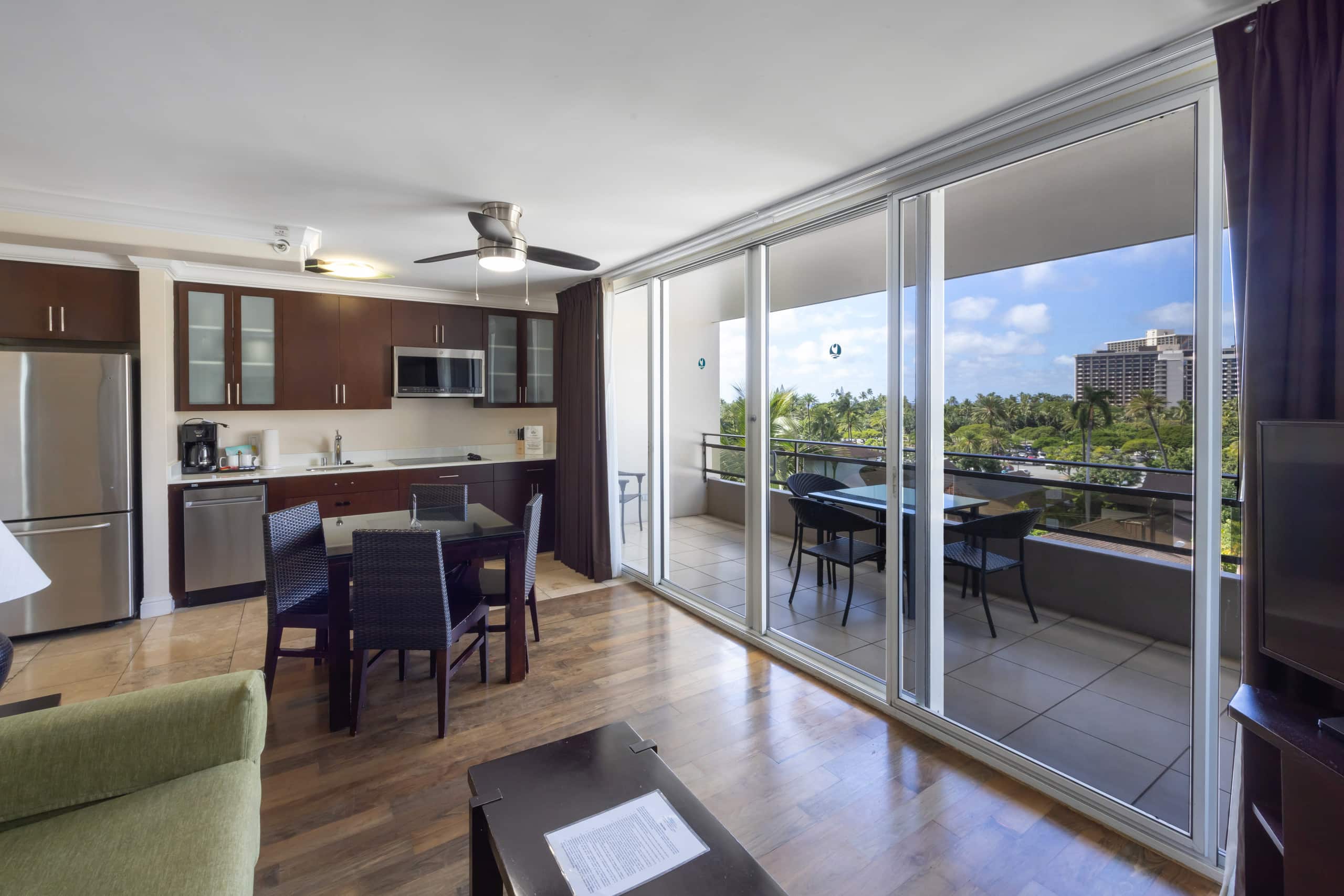 Regency Waikiki City Vw 2B Never-end summer deal! - Image 5