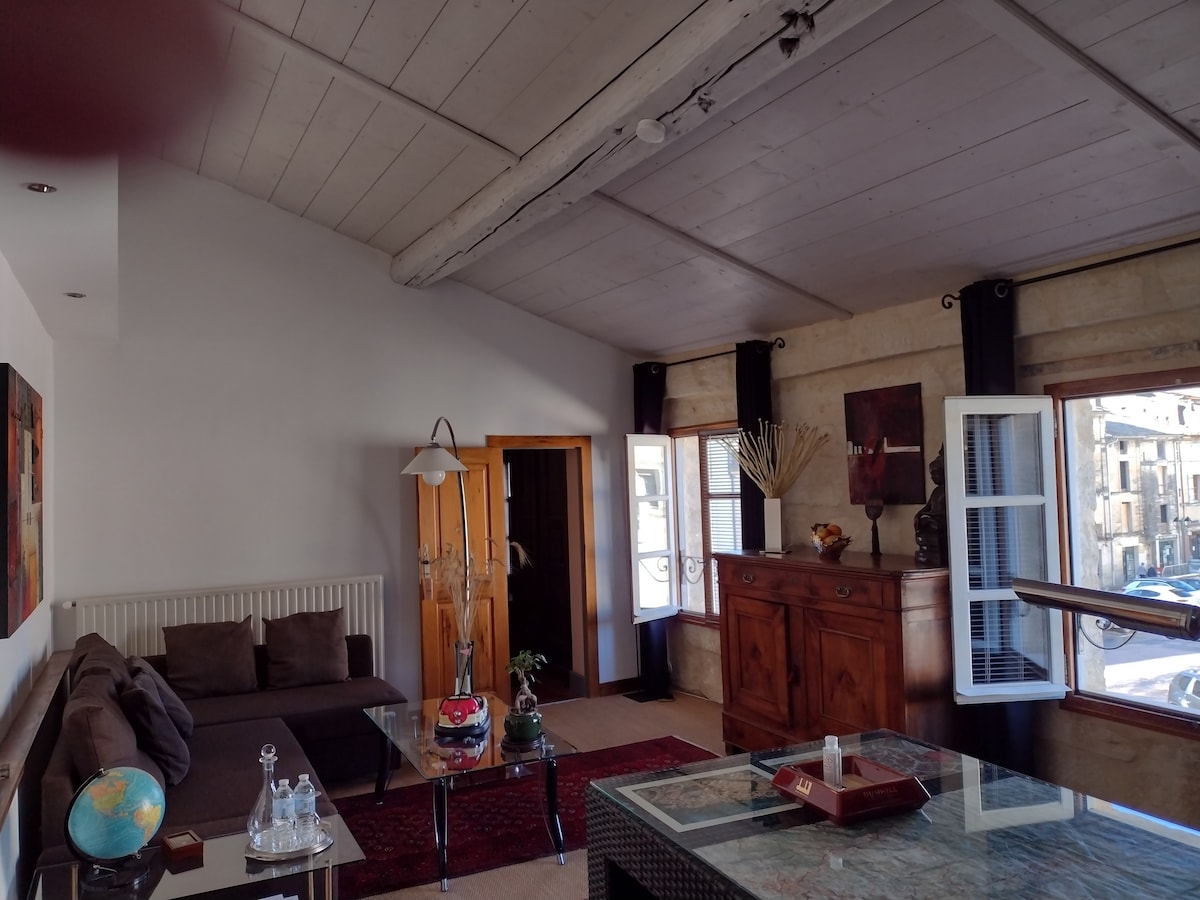 Popular Airbnb listing: Spacious apartment with parking in Uzès