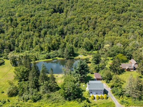 The Pond House ~ 5 Min to Belleayre ~Outdoor Fun