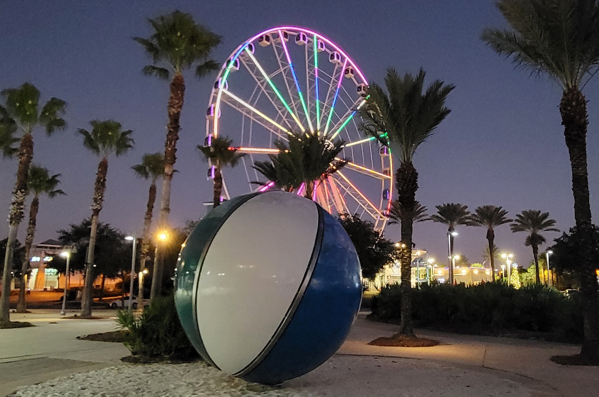 Ride the Sky Wheel in Pier Park, Shop & Dine only 1/2 hour away by car at Juan Love in Santa Rosa Beach