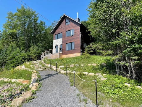 Top performing Airbnb: Le Céleste – Waterfront in La Jacques Cartier