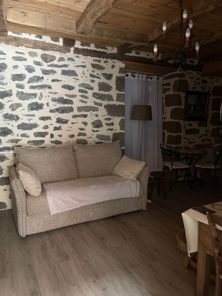 Chez Les Pom-pom 
Gîte à Salers - Salers