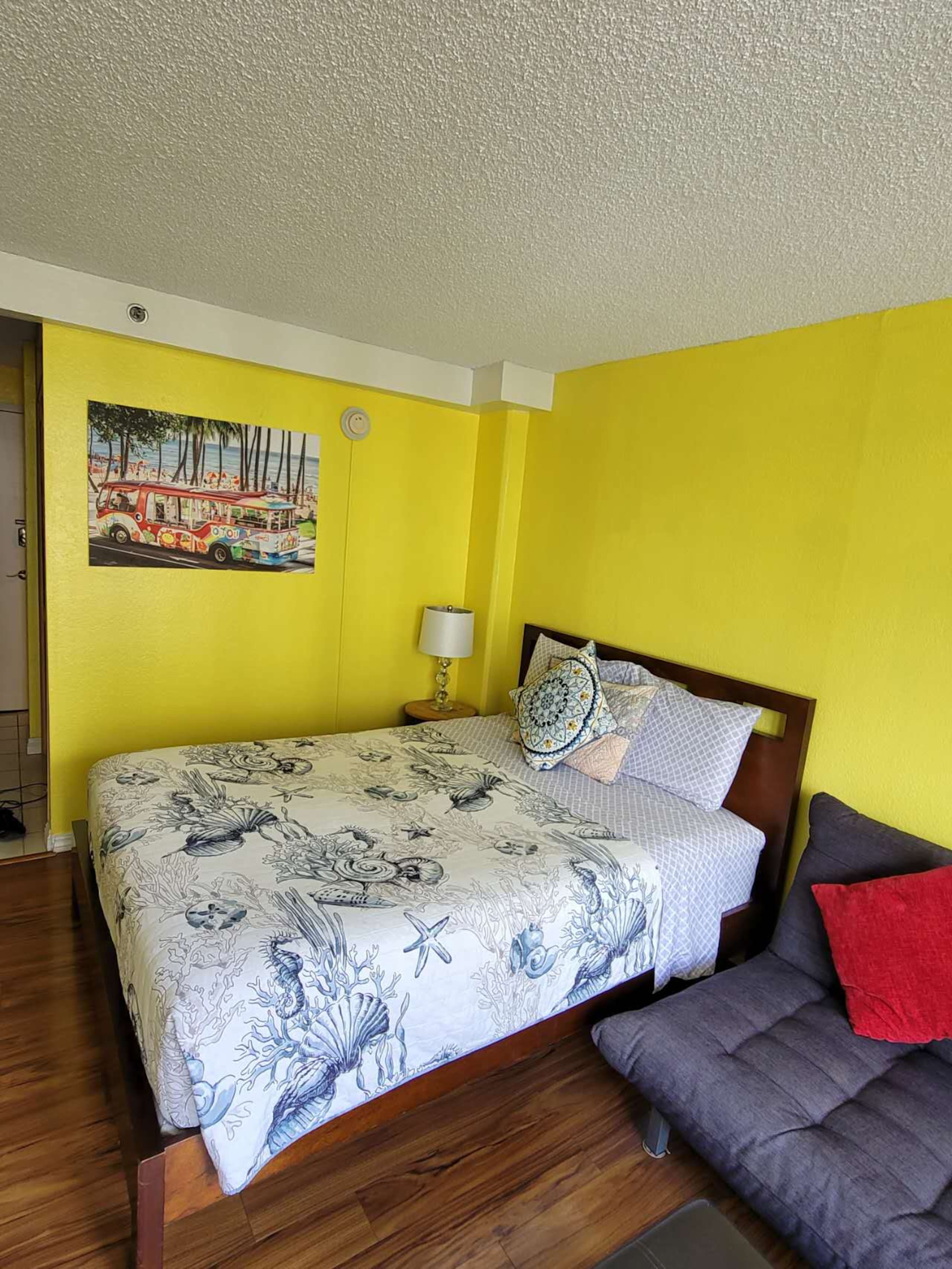 Condo in Honolulu · ★4.74 · 1 bedroom · 2 beds · 1 private bath - Image 4