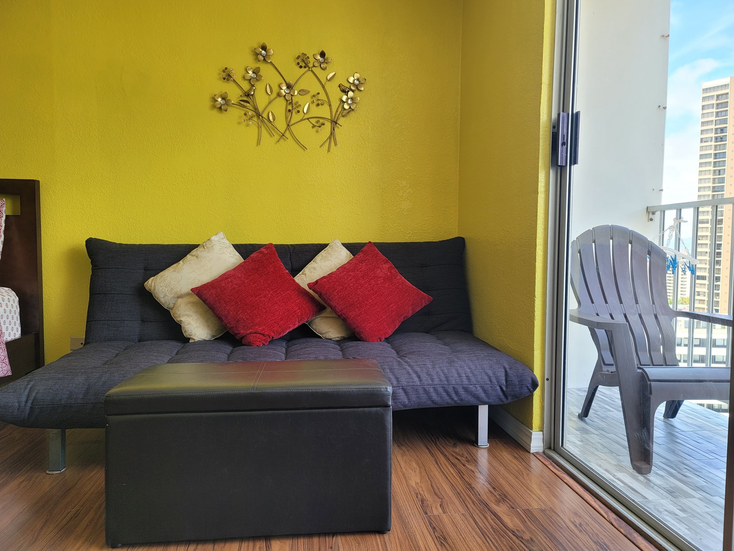 Condo in Honolulu · ★4.74 · 1 bedroom · 2 beds · 1 private bath - Image 1