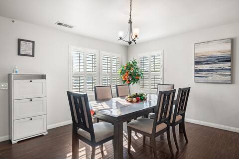Family vacation home w pool, Disney Land, beach