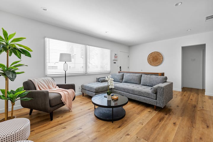 Charming 3BR on Quiet Altadena Street • Pets OK