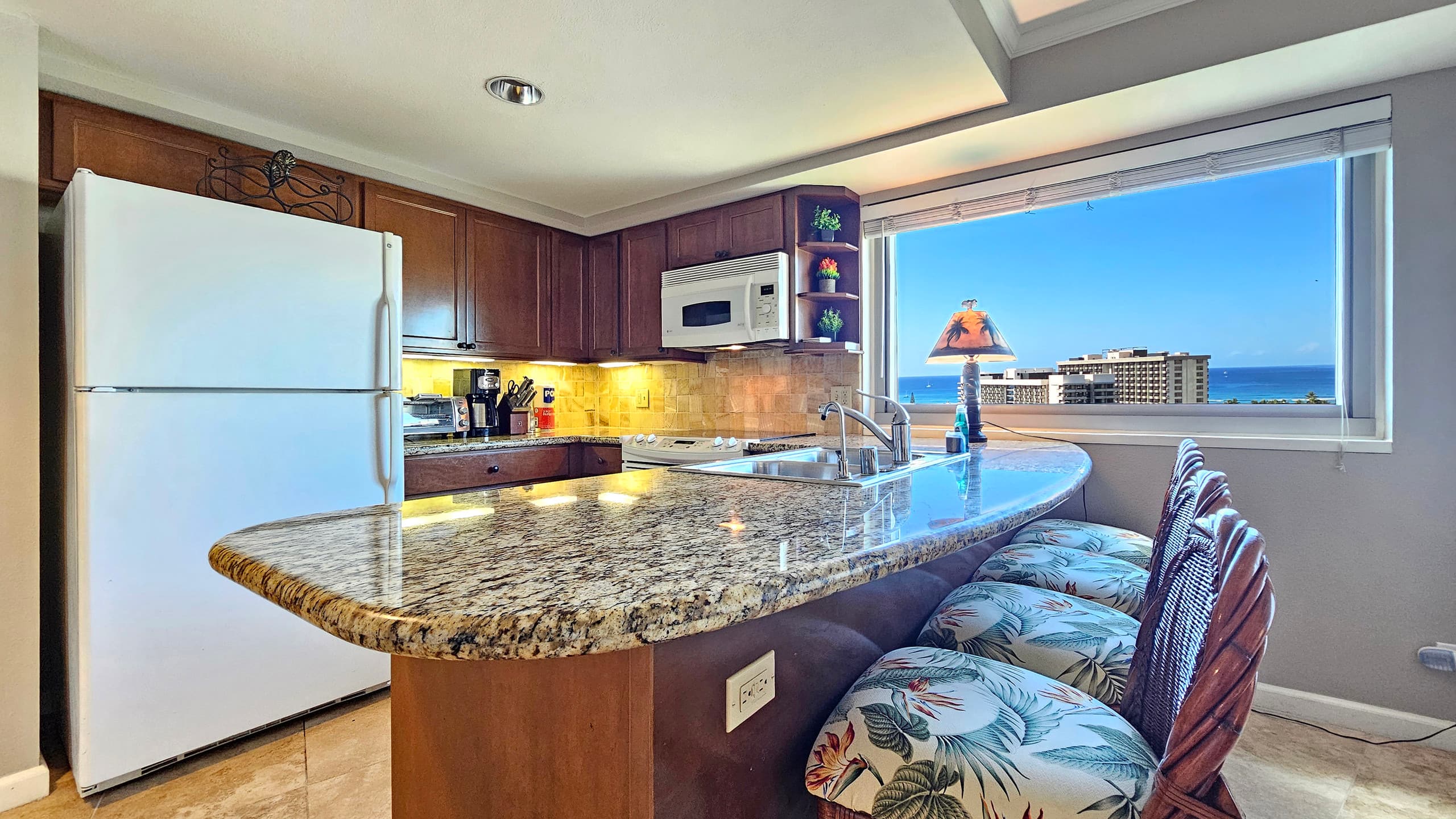 Condo in Honolulu · ★4.96 · 1 bedroom · 1 bed · 1 private bath - Image 8