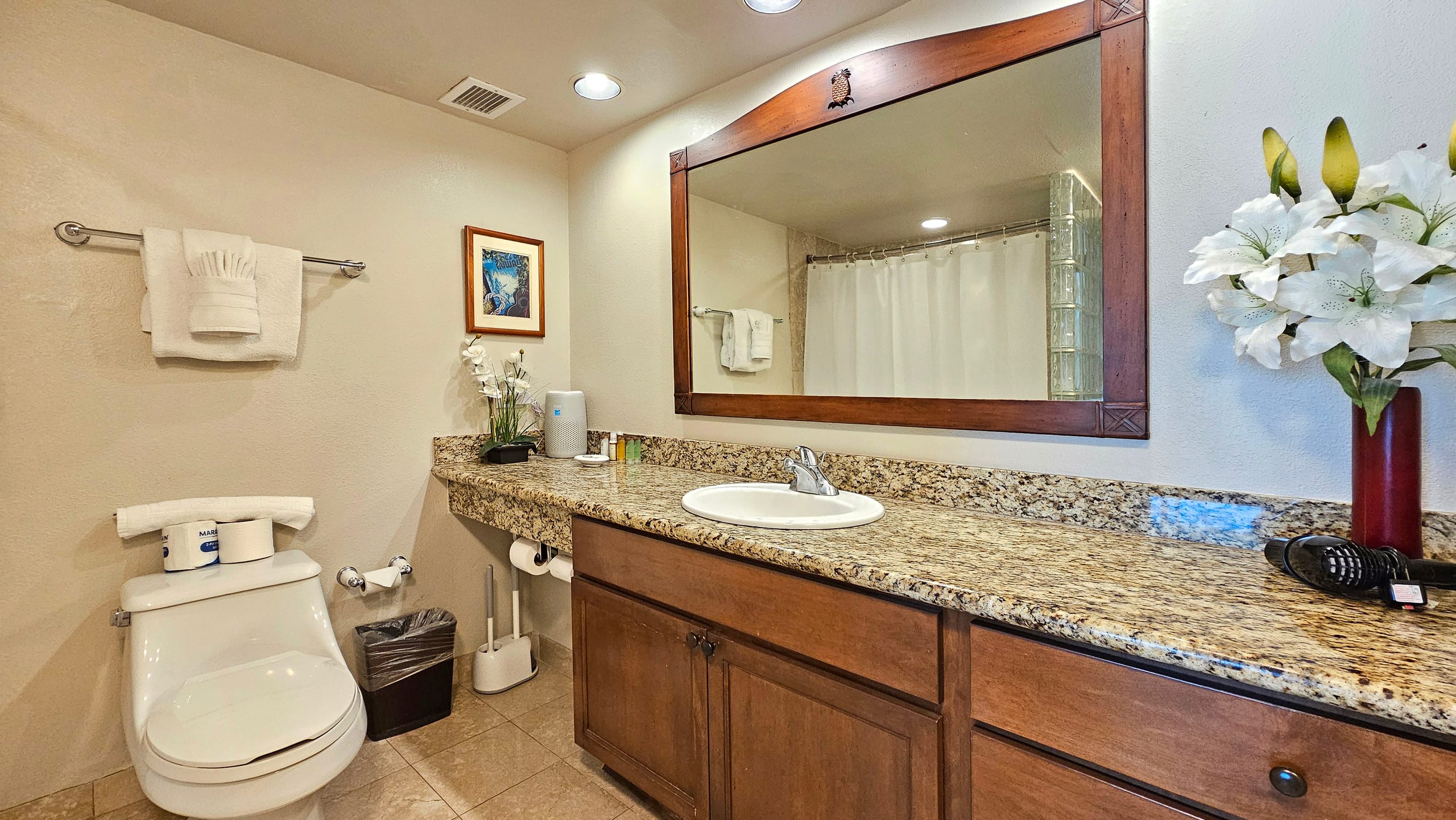 Condo in Honolulu · ★4.96 · 1 bedroom · 1 bed · 1 private bath - Image 24