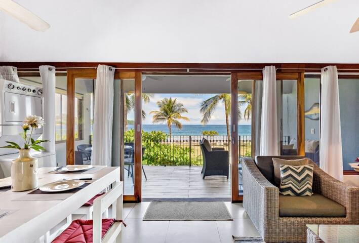 Playa Potrero Condo - Beachfront Blue Waves