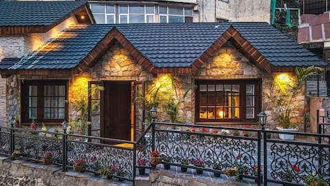 Silverton Chalet on Mall Road | Chef & Bonfire